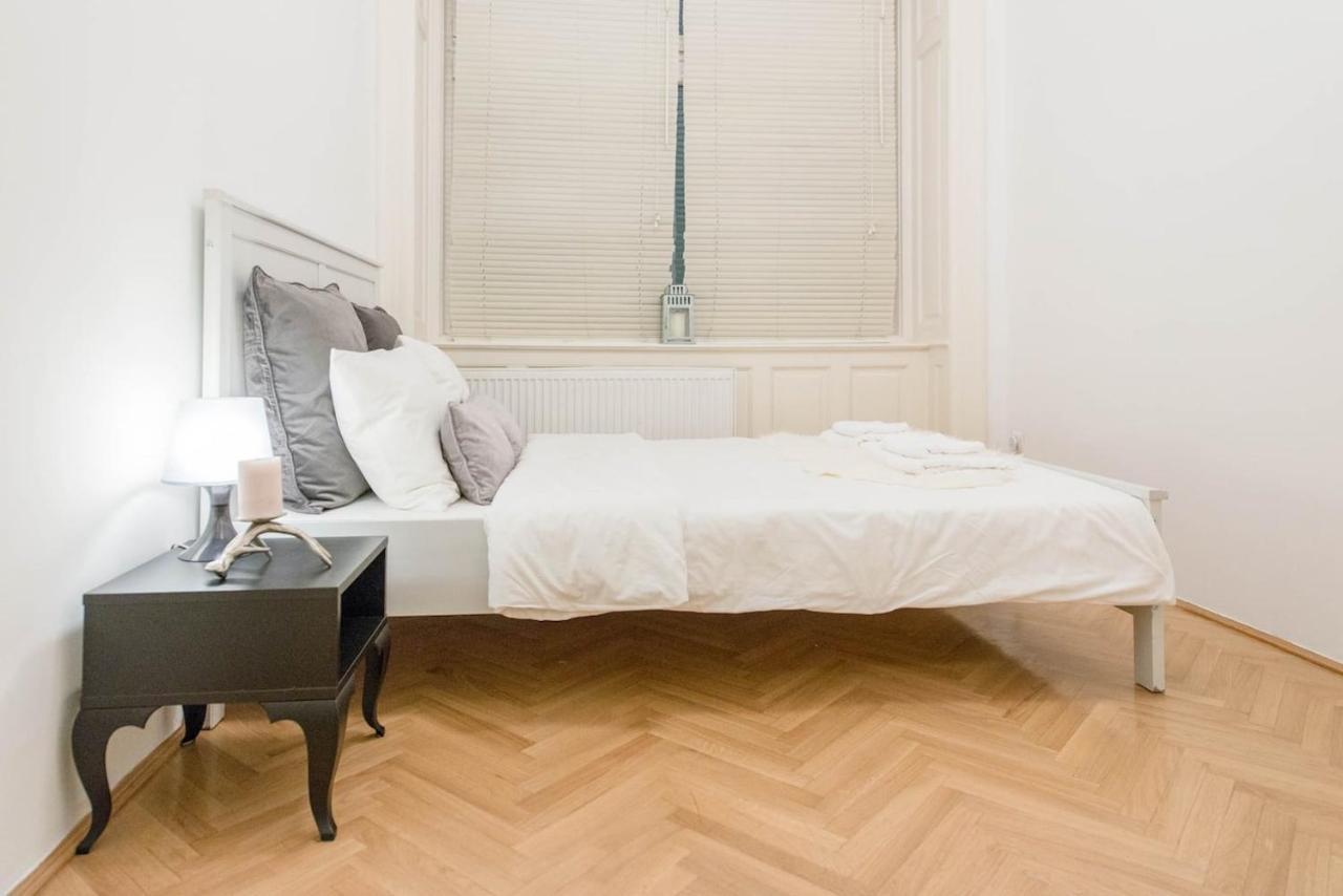 Bourgeois Elegance In The Heart Of Budapest Eksteriør bilde