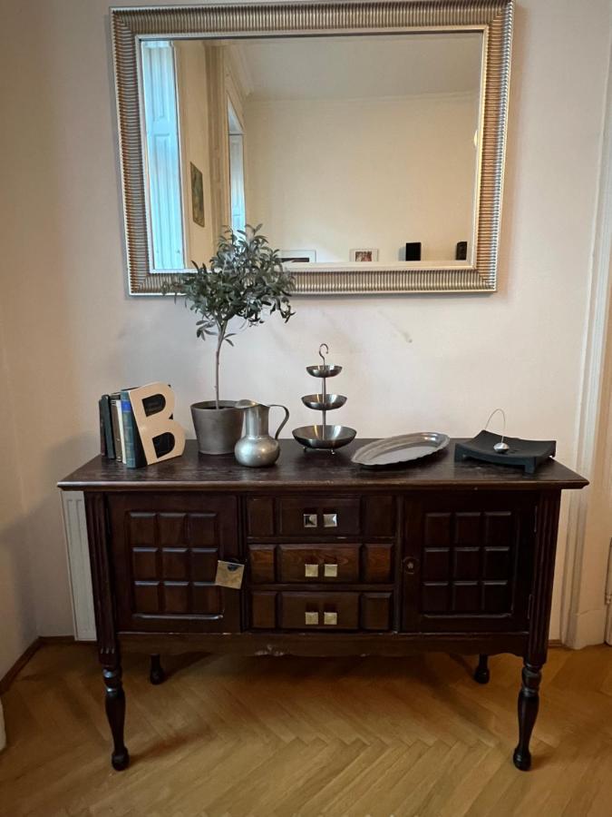 Bourgeois Elegance In The Heart Of Budapest Eksteriør bilde