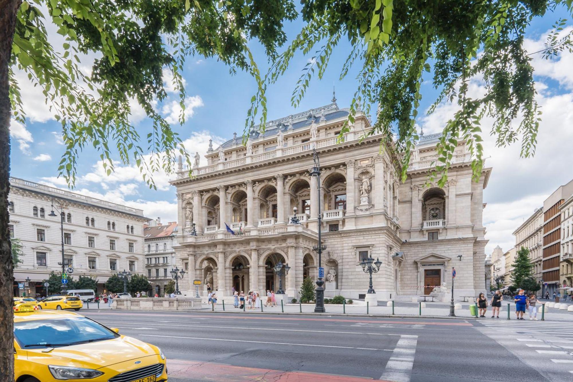 Bourgeois Elegance In The Heart Of Budapest Eksteriør bilde